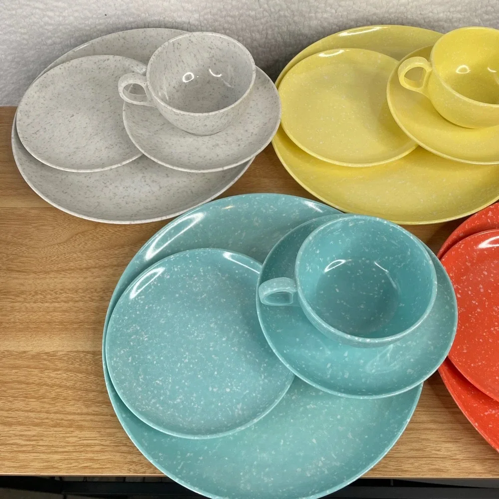 Vintage Confetti Speckled Melamine Dinnerware Set 16pc MCM Colorful Picnicware